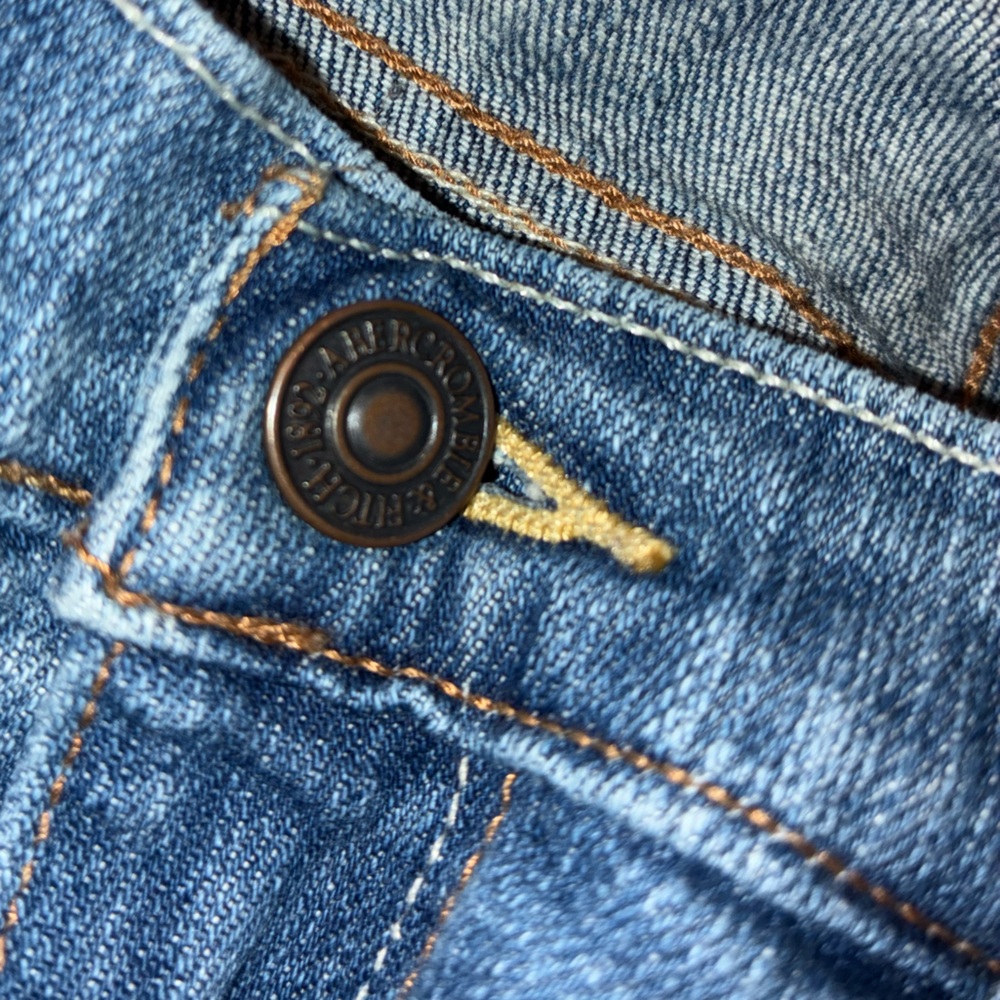 A&F Emma Low Rise Jeans - Picture 15 of 15